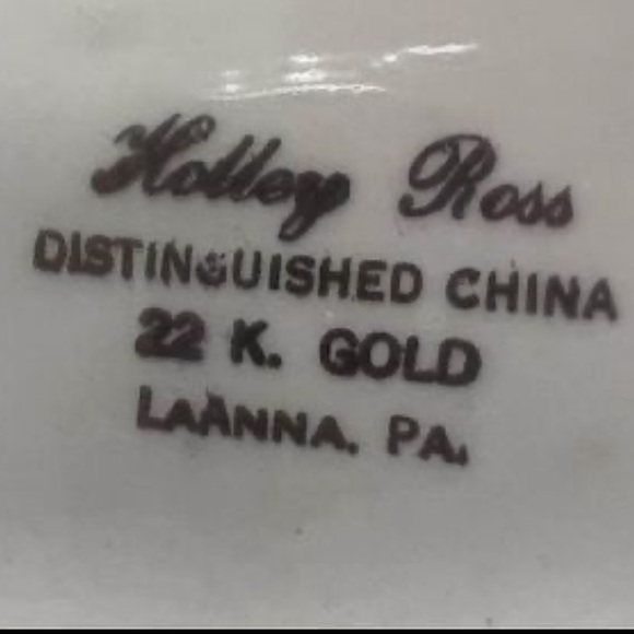 Beautiful Holley Ross 22kt gold china - Picture 2 of 4